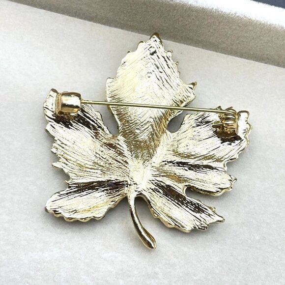 Yellow Gold with Peridot and Aquamarine Crystal Maple Leaf Pin Back Brooch - Picture 7 of 8